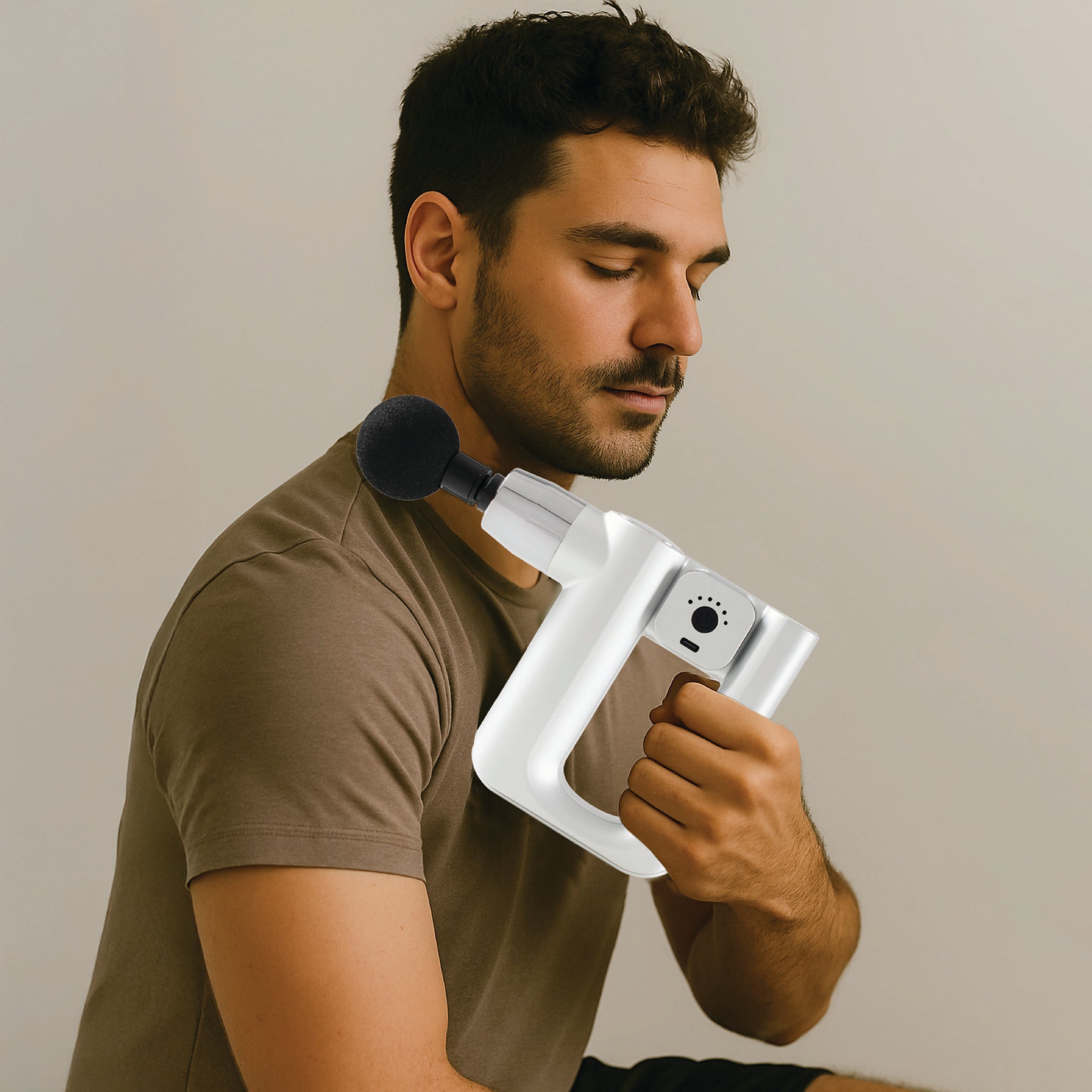 Daiwa Felicity Robo Touch Deep Tissue Massage Gun – Portable Percussion Therapy for Back, Shoulders, Legs – Powerful Brushless Motor, Multi‑Head Attachments, Quiet Operation, Long‑Lasting Battery
